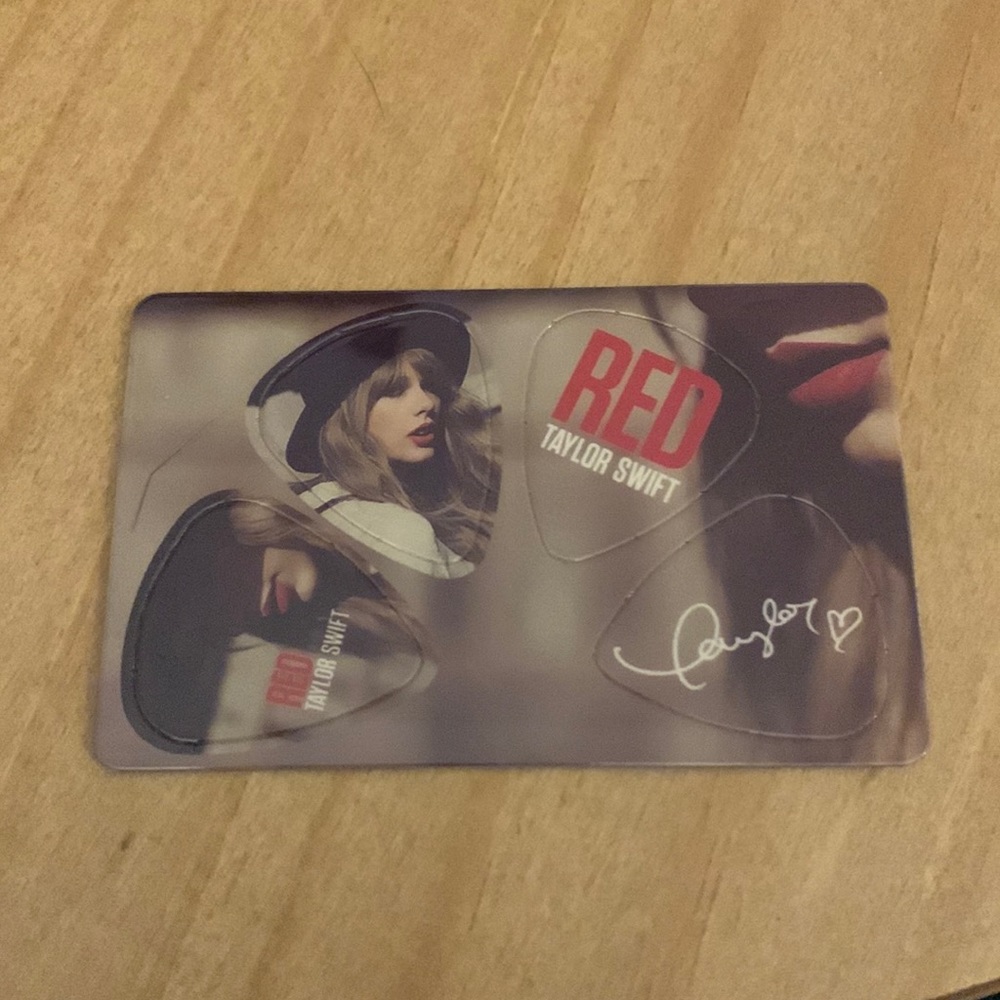 Red Taylor Swift Picks